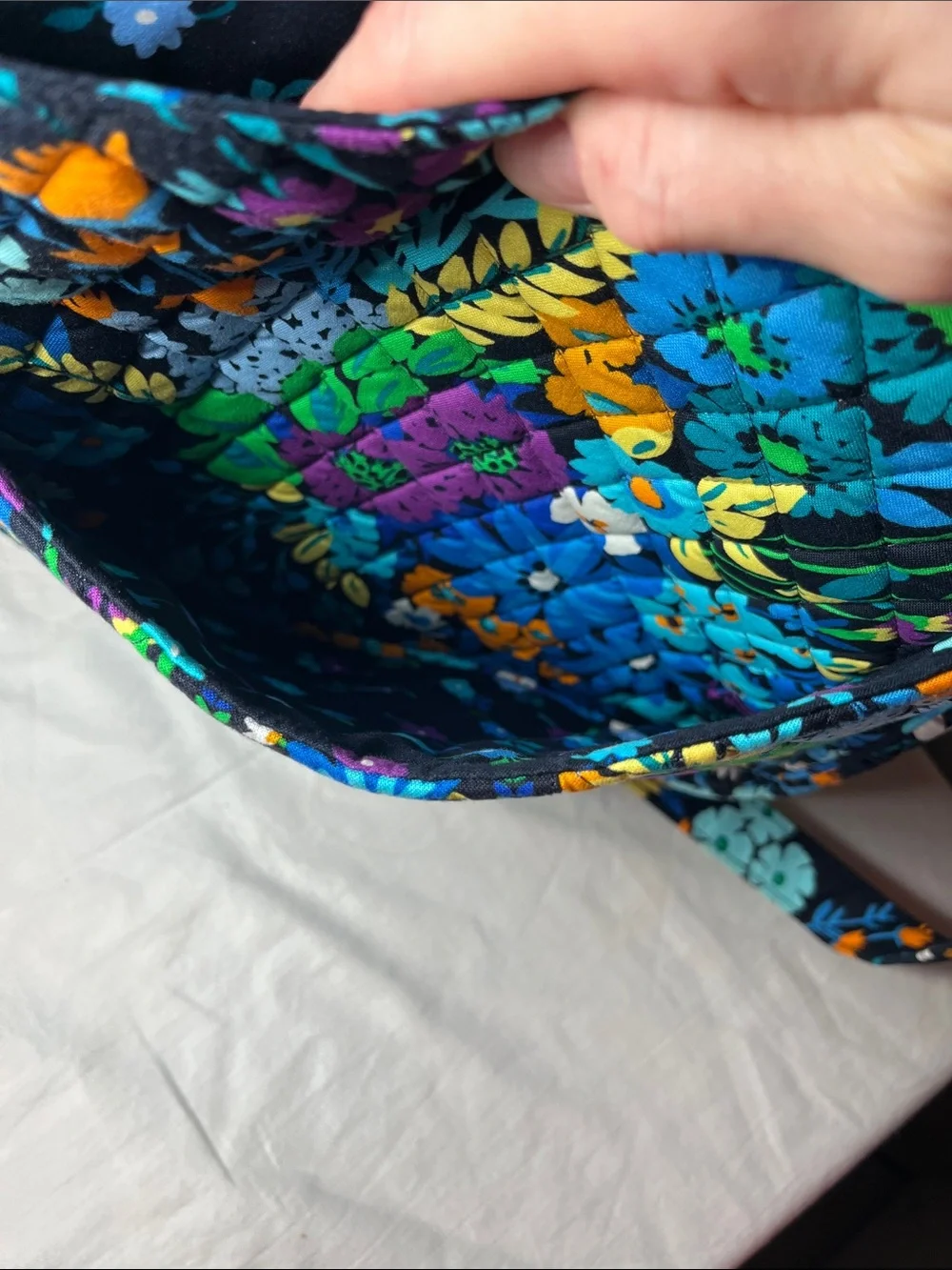 Vera Bradley NWT Mailbag in Midnight Blues pattern